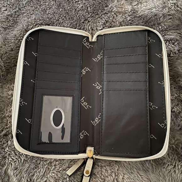 b.o.c wristlet - Picture 2 of 3